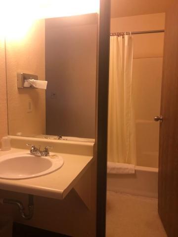 Luxury Inn ไชแอนน์ ภายนอก รูปภาพ